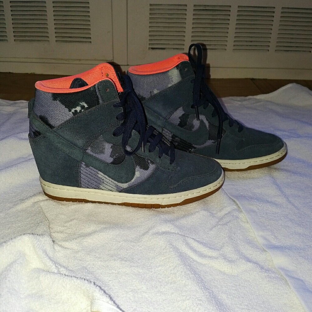 Nike wedge sneaker